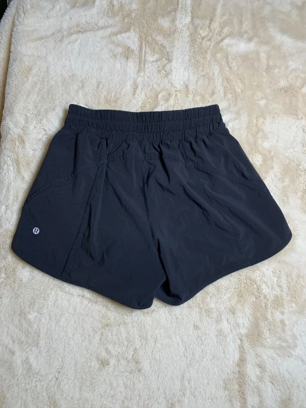 Lululemon black track shorts sz 8